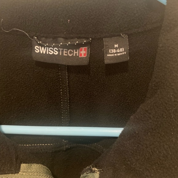 Swiss Tech lined soft shell coat for men.   Size Medium.  Zipper front. - Picture 3 of 7